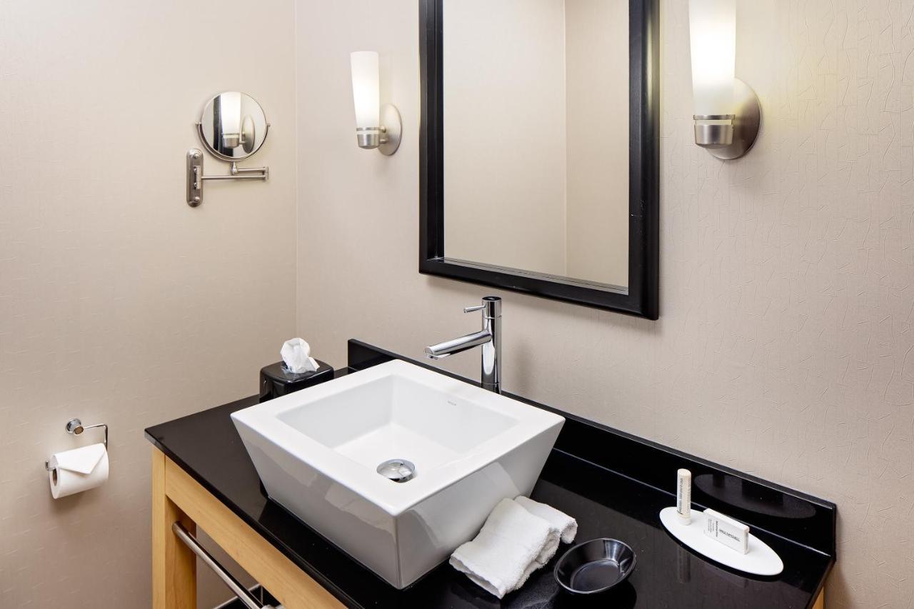 Springhill Suites By Marriott Γκριν Μπέι Εξωτερικό φωτογραφία